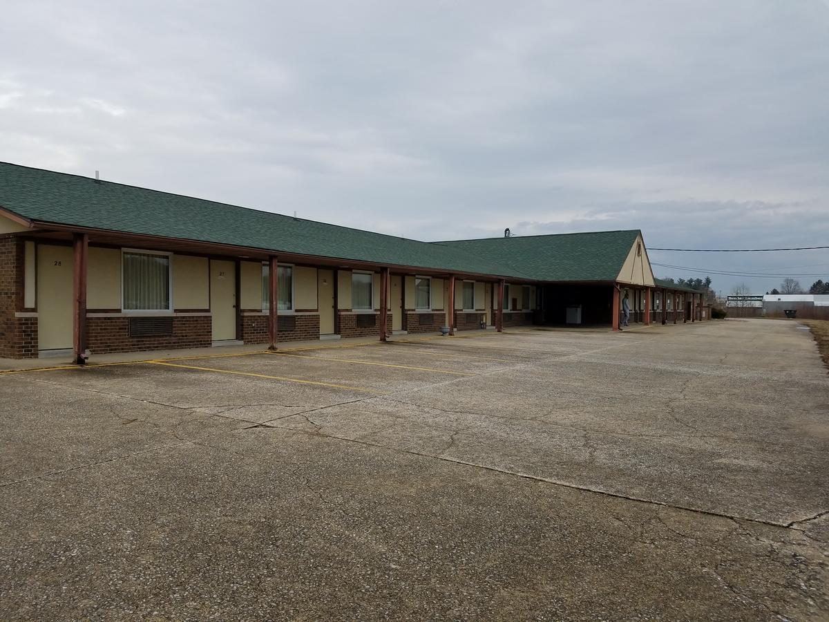 Midwest Inn Paoli Exterior foto